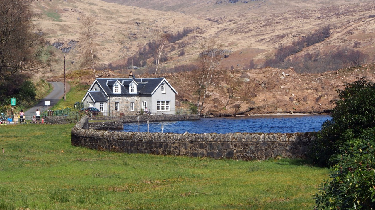 Old Smiddy luxury self catering cottage on Loch Katrine used for booking enquiries in the Trossachs