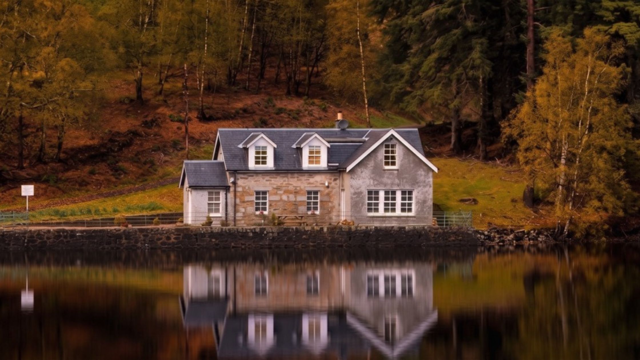 autumn view of old smiddy cottage